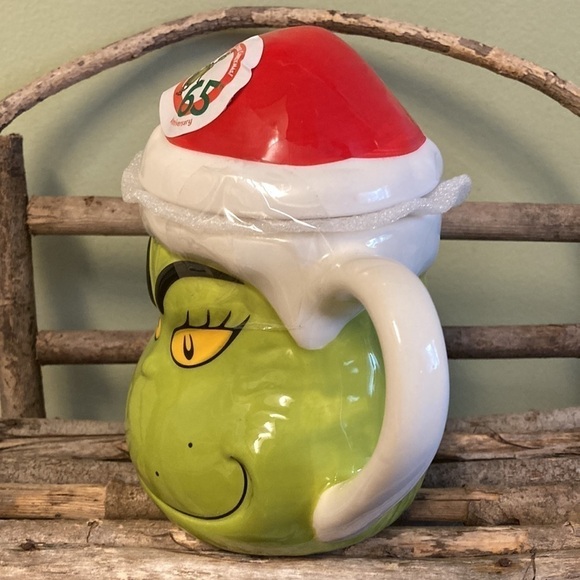 NEW DR. SEUSS SANTA GRINCH 65TH ANNIVERSARY COVERED MUG - Picture 10 of 12